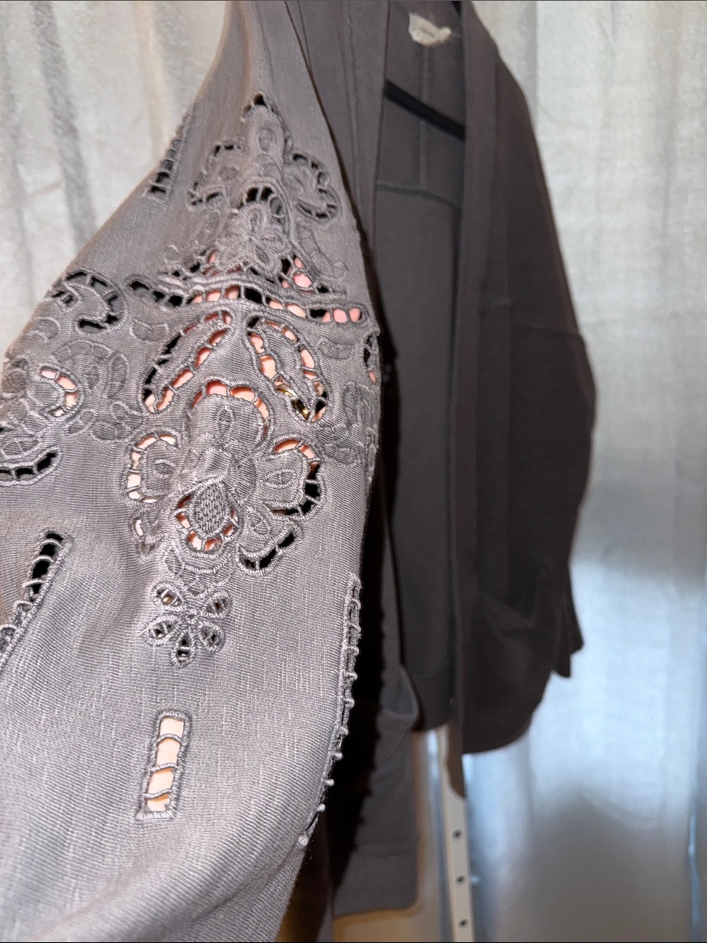 Lucky Brand Open-Front Gray Cardigan with beautiful crochet sleeves Sweater - Picture 3 of 7